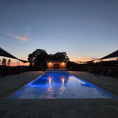Gites Du Domaine De La Gauderie Sanilhac  ภายนอก รูปภาพ